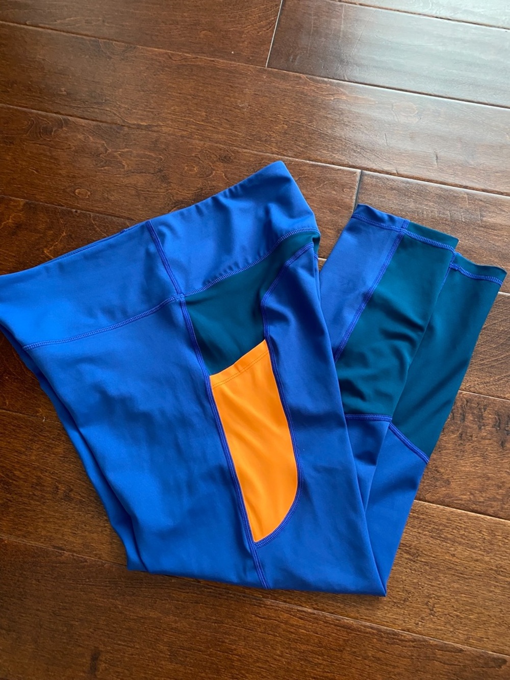 ZYIA Active Royal Blue Colorblock Light n Tight Capri Cropped Leggings Pockets